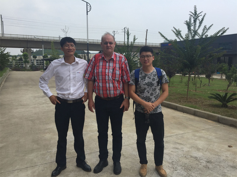 熱烈歡迎南非客戶Edward先生來我公司參觀指導