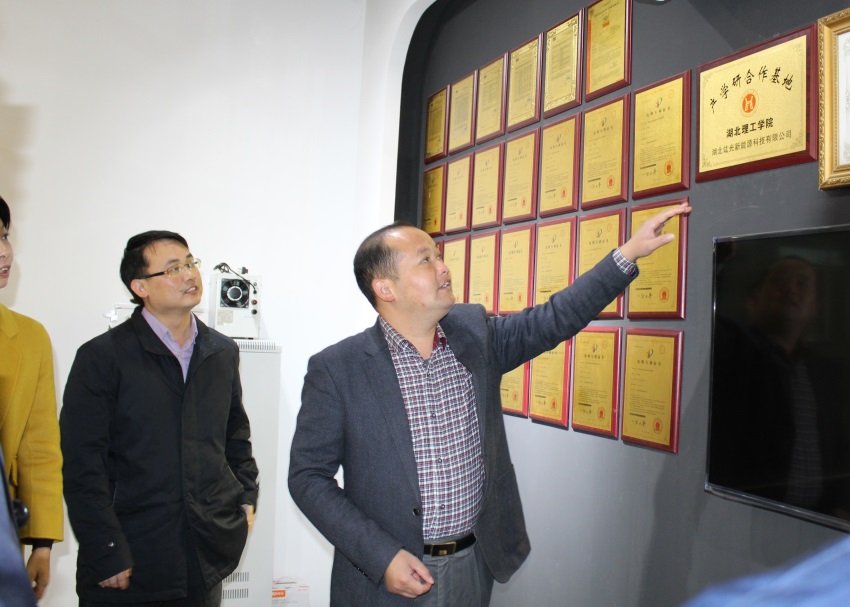 熱烈歡迎開發(fā)區(qū)領(lǐng)導(dǎo)來我司視察指導(dǎo)工作！