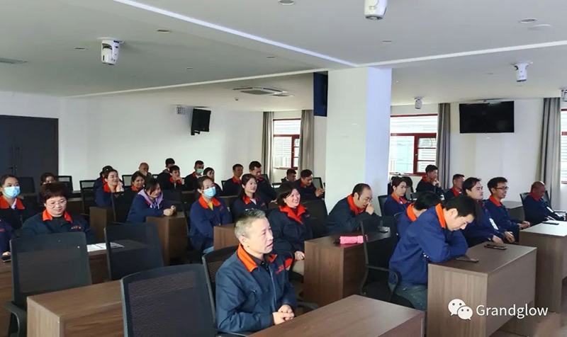 十一月員工大會(huì)┃齊心協(xié)力，再創(chuàng)佳績(jī)